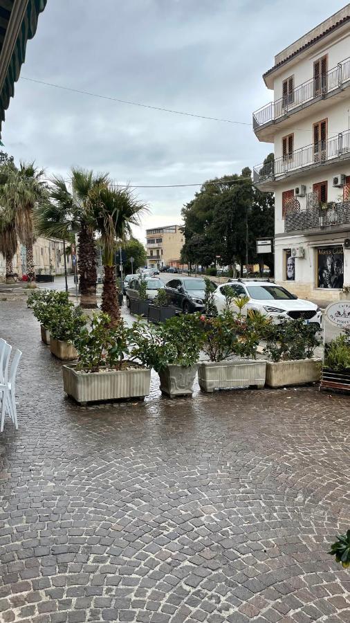 Casa Vacanze Antico Cortile Delle Palme Villa Villagrazia Di Carini Luaran gambar