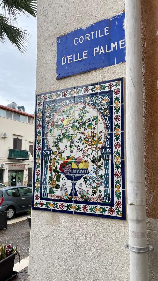 Casa Vacanze Antico Cortile Delle Palme Villa Villagrazia Di Carini Luaran gambar