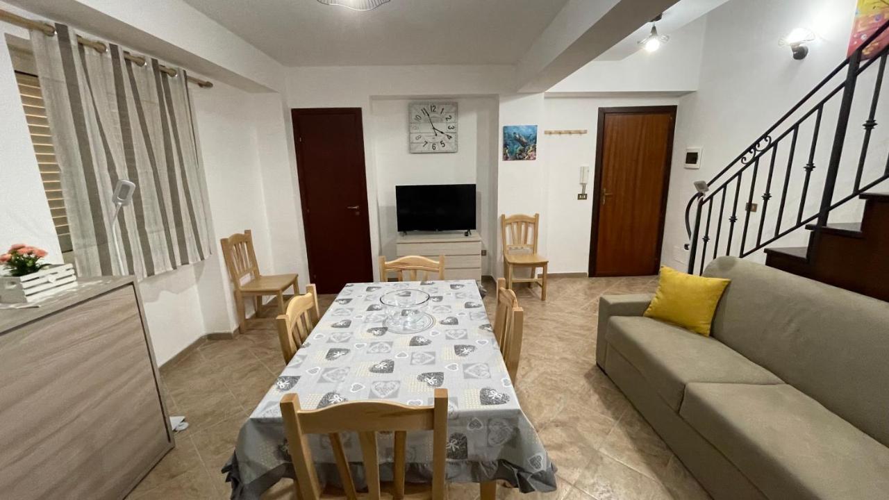 Casa Vacanze Antico Cortile Delle Palme Villa Villagrazia Di Carini Luaran gambar
