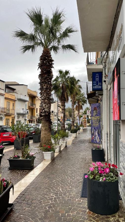 Casa Vacanze Antico Cortile Delle Palme Villa Villagrazia Di Carini Luaran gambar