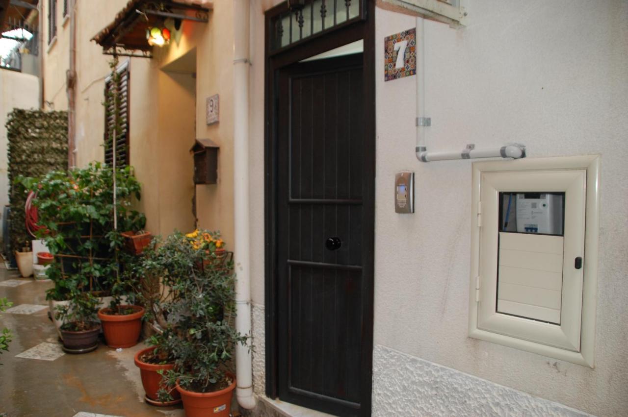 Casa Vacanze Antico Cortile Delle Palme Villa Villagrazia Di Carini Luaran gambar