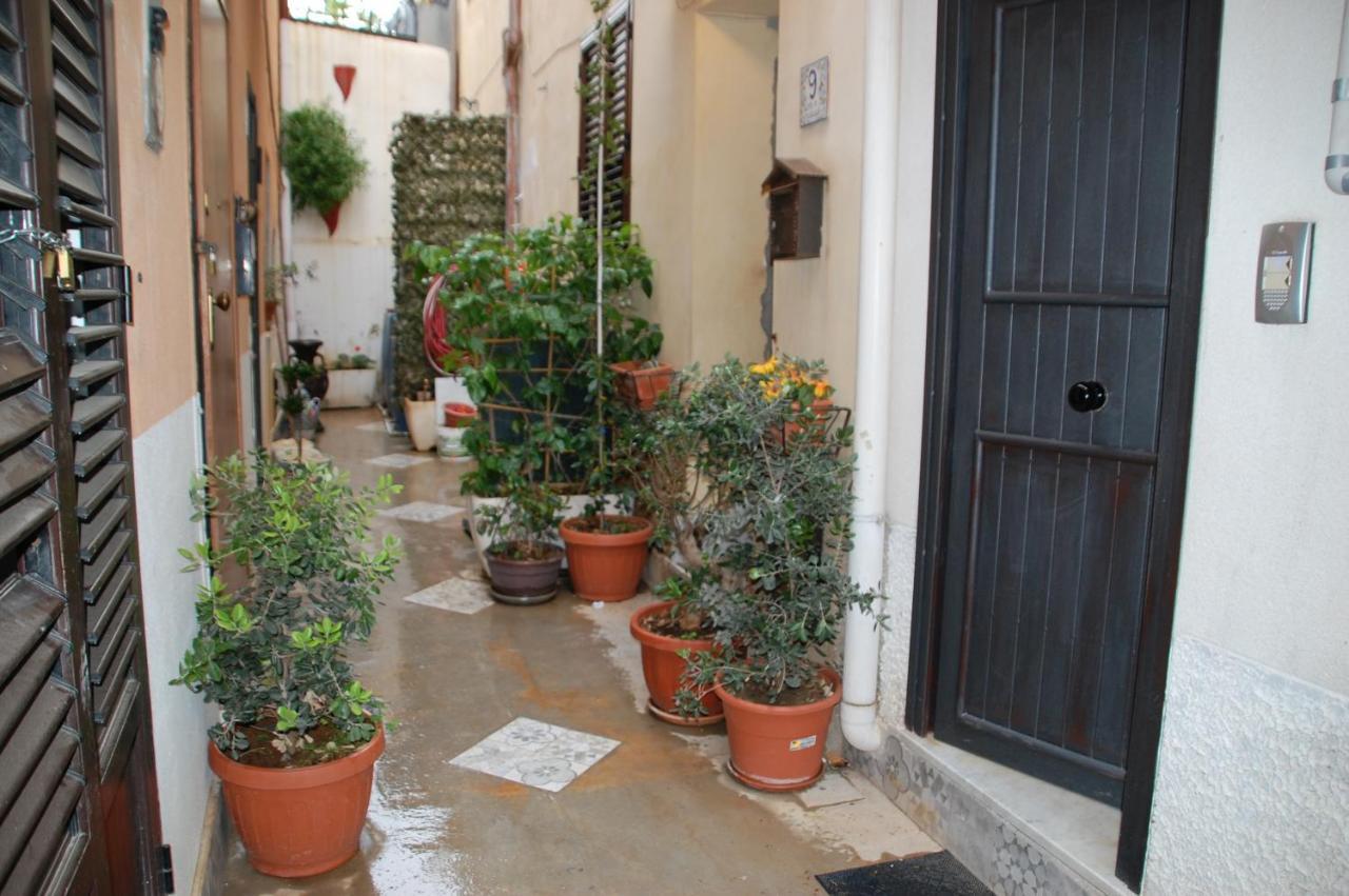 Casa Vacanze Antico Cortile Delle Palme Villa Villagrazia Di Carini Luaran gambar